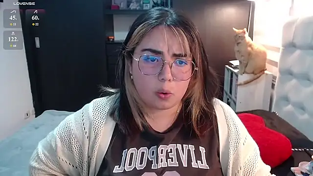 Snapshot of yini_angel chatting on June 2026 11:09:02 PM yini angel online show from June 2026 11:09:02 PM