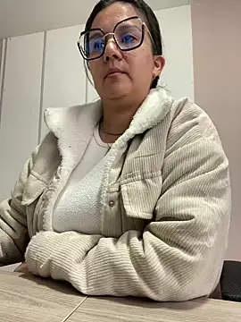 Snapshot of SWEETLILY18 chatting on January 2025 02:24:02 PM SWEETLILY18 online show from January 2025 02:24:02 PM