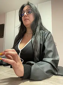 Snapshot of SWEETLILY18 chatting on January 2025 11:57:01 AM SWEETLILY18 online show from January 2025 11:57:01 AM