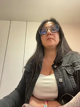 Snapshot of SWEETLILY18 chatting on January 2025 02:25:01 PM SWEETLILY18 online show from January 2025 02:25:01 PM