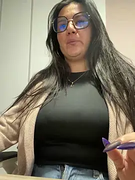 Snapshot of SWEETLILY18 chatting on January 2025 11:23:02 AM SWEETLILY18 online show from January 2025 11:23:02 AM