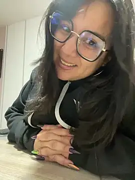 Snapshot of SWEETLILY18 chatting on January 2025 11:22:01 AM SWEETLILY18 online show from January 2025 11:22:01 AM