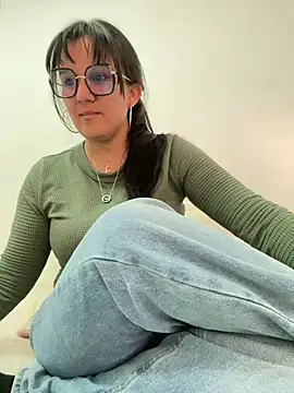 Snapshot of SWEETLILY18 chatting on January 2025 09:33:01 PM SWEETLILY18 online show from January 2025 09:33:01 PM