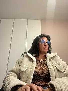Snapshot of SWEETLILY18 chatting on January 2025 02:10:02 PM SWEETLILY18 online show from January 2025 02:10:02 PM