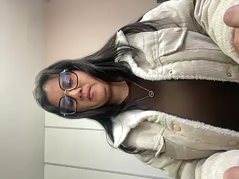 Snapshot of SWEETLILY18 chatting on January 2025 02:25:02 PM SWEETLILY18 online show from January 2025 02:25:02 PM