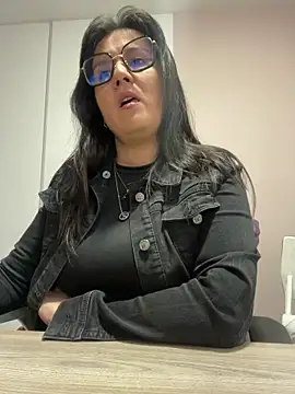 Snapshot of SWEETLILY18 chatting on February 2025 11:32:01 AM SWEETLILY18 online show from February 2025 11:32:01 AM