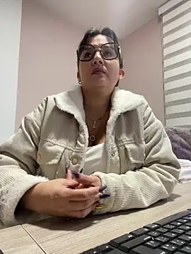 Snapshot of SWEETLILY18 chatting on February 2025 11:23:01 AM SWEETLILY18 online show from February 2025 11:23:01 AM