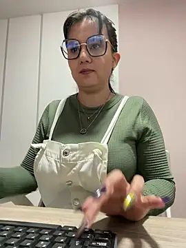 Snapshot of SWEETLILY18 chatting on February 2025 11:21:02 AM SWEETLILY18 online show from February 2025 11:21:02 AM