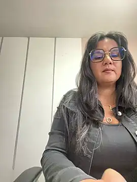 Snapshot of SWEETLILY18 chatting on February 2025 02:34:01 PM SWEETLILY18 online show from February 2025 02:34:01 PM