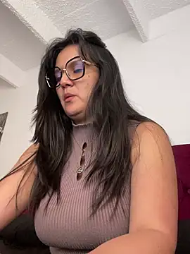 Snapshot of SWEETLILY18 chatting on February 2025 09:11:02 PM SWEETLILY18 online show from February 2025 09:11:02 PM