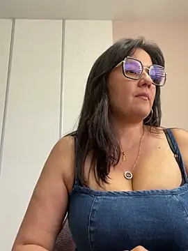 Snapshot of SWEETLILY18 chatting on March 2025 03:27:01 PM SWEETLILY18 online show from March 2025 03:27:01 PM