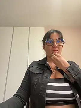 Snapshot of SWEETLILY18 chatting on March 2025 02:21:02 PM SWEETLILY18 online show from March 2025 02:21:02 PM
