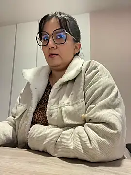 Snapshot of SWEETLILY18 chatting on March 2025 11:28:01 AM SWEETLILY18 online show from March 2025 11:28:01 AM