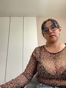 Snapshot of SWEETLILY18 chatting on March 2025 02:45:01 PM SWEETLILY18 online show from March 2025 02:45:01 PM
