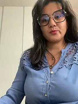 Snapshot of SWEETLILY18 chatting on March 2025 02:51:02 PM SWEETLILY18 online show from March 2025 02:51:02 PM