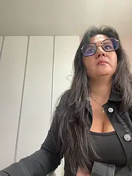 Snapshot of SWEETLILY18 chatting on March 2025 02:34:01 PM SWEETLILY18 online show from March 2025 02:34:01 PM