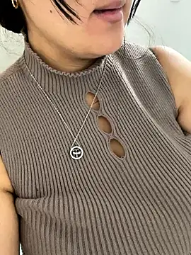 Snapshot of SWEETLILY18 chatting on September 2025 10:31:02 PM SWEETLILY18 online show from September 2025 10:31:02 PM
