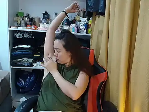 crizzybel online show from February 2026 04:47:01 PM