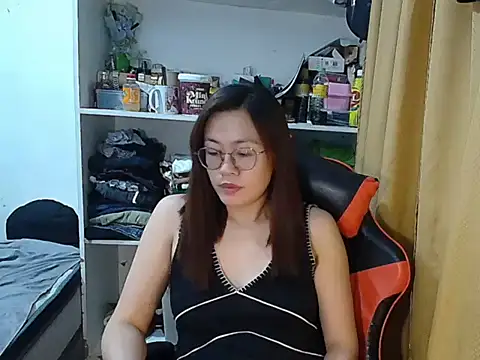 crizzybel online show from April 2026 05:43:02 PM