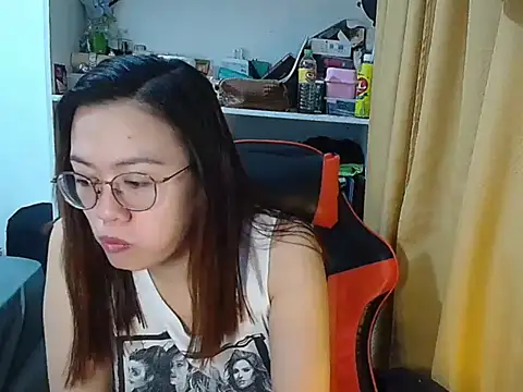 crizzybel online show from April 2026 07:20:01 PM