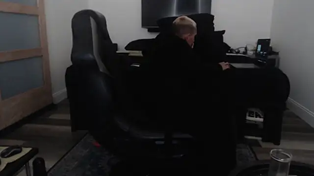 inc25cbxh online show from December 2025 07:54:02 PM