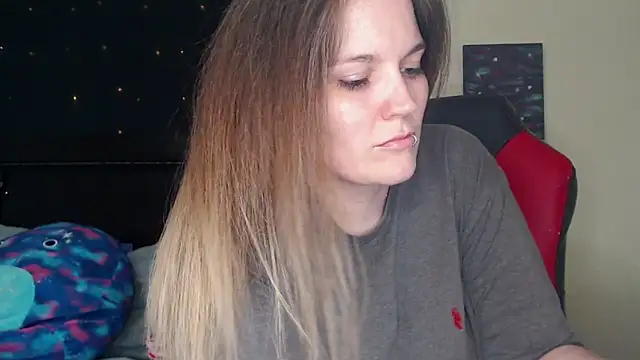 Snapshot of ToxicLilly chatting on December 2024 08:22:01 AM ToxicLilly online show from December 2024 08:22:01 AM