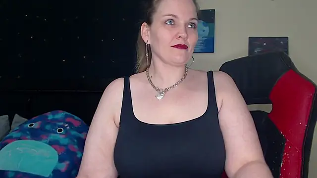 Snapshot of ToxicLilly chatting on January 2025 01:21:01 PM ToxicLilly online show from January 2025 01:21:01 PM