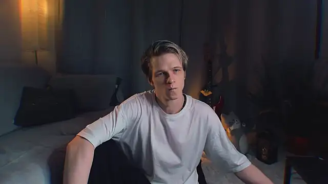 Breston Sweet online show from April 2026 11:44:02 PM