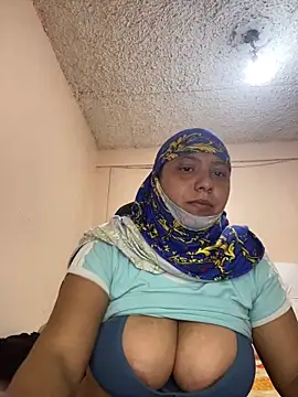 Snapshot of Leylafourniert chatting on January 2025 10:12:02 PM Leylafourniert online show from January 2025 10:12:02 PM
