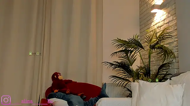 Snapshot of Miss--boo chatting on March 2025 11:22:01 PM Miss--boo online show from March 2025 11:22:01 PM