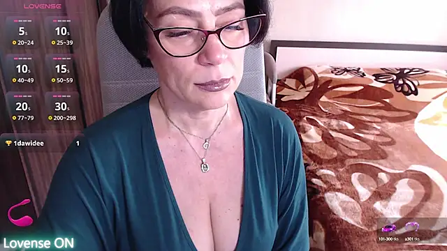 Snapshot of BelovedLady chatting on February 2025 12:59:01 PM BelovedLady online show from February 2025 12:59:01 PM