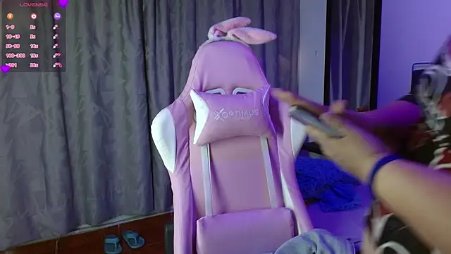 Snapshot of Keyla01_ chatting on November 2025 11:43:01 AM Keyla01 online show from November 2025 11:43:01 AM