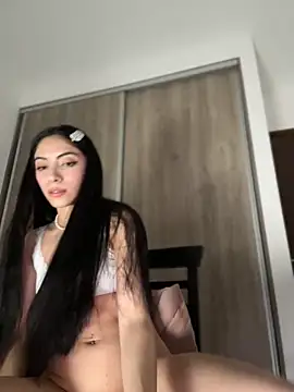 martiiaciar online show from October 2025 11:27:02 PM