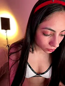 martiiaciar online show from December 2025 02:41:01 AM