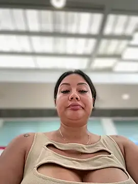 Snapshot of ValeryGrey chatting on February 2026 09:14:02 PM ValeryGrey online show from February 2026 09:14:02 PM