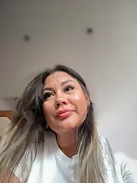 Snapshot of ValeryGrey chatting on March 2026 06:15:02 PM ValeryGrey online show from March 2026 06:15:02 PM