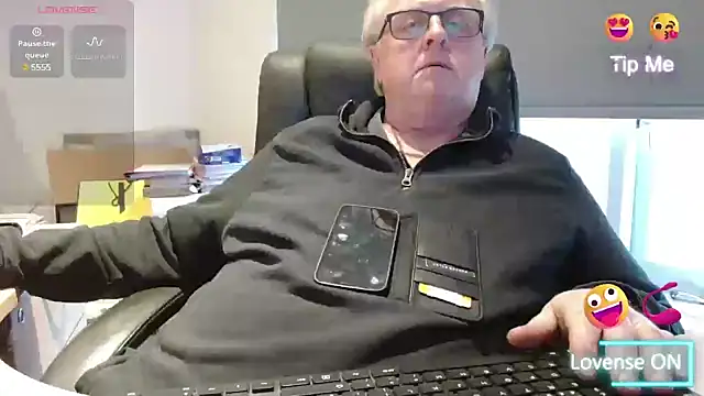 Snapshot of bigbadjon69 chatting on March 2025 05:02:02 PM bigbadjon69 online show from March 2025 05:02:02 PM