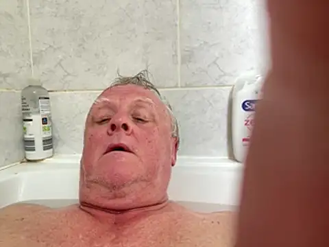 Snapshot of bigbadjon69 chatting on April 2026 01:41:02 PM bigbadjon69 online show from April 2026 01:41:02 PM