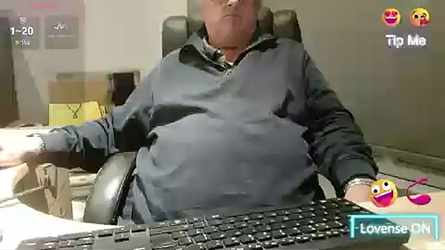 Snapshot of bigbadjon69 chatting on May 2026 08:14:02 PM bigbadjon69 online show from May 2026 08:14:02 PM
