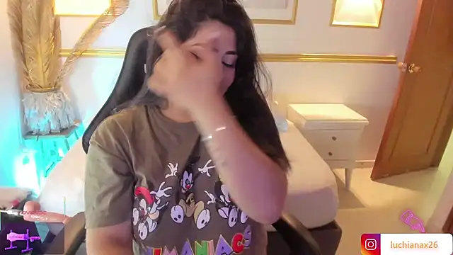 lucy26  online show from January 2025 08:21:01 AM