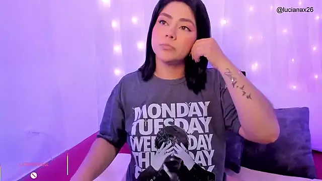 lucy26  online show from October 2025 02:56:01 AM