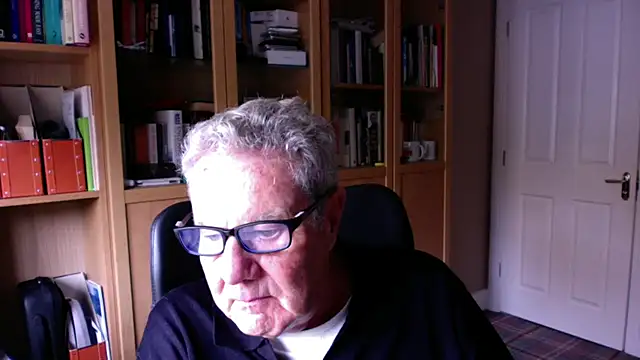 Snapshot of Oldpistolpete chatting on October 2025 09:05:02 AM Oldpistolpete online show from October 2025 09:05:02 AM