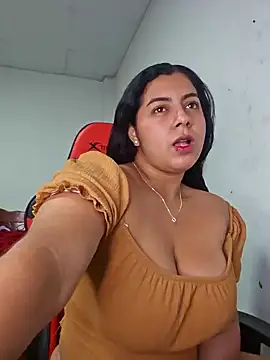 Snapshot of Mary_pinkish chatting on January 2025 11:26:01 PM Mary pinkish online show from January 2025 11:26:01 PM