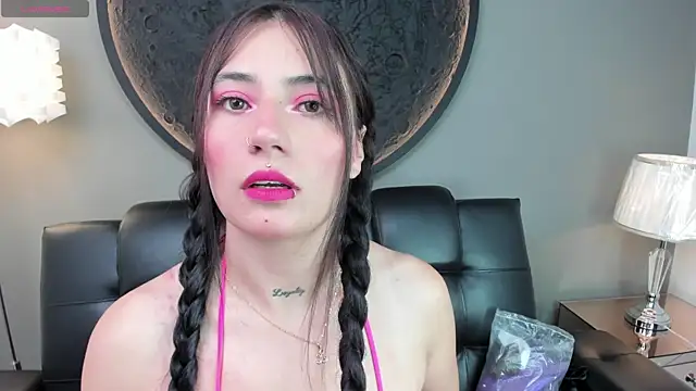 Snapshot of miss_sharlotte18 chatting on January 2025 06:09:01 PM miss sharlotte18 online show from January 2025 06:09:01 PM