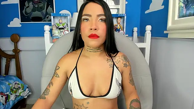 Snapshot of miss_vaiolette chatting on January 2025 02:27:02 AM miss vaiolette online show from January 2025 02:27:02 AM