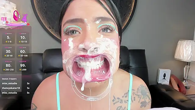Snapshot of miss_vaiolette chatting on February 2025 02:10:02 PM miss vaiolette online show from February 2025 02:10:02 PM