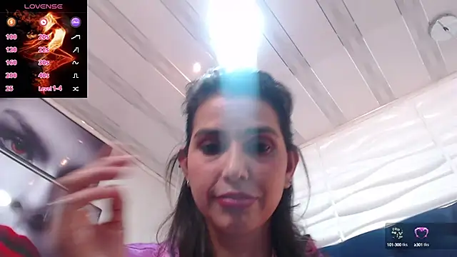 Snapshot of Eva-Williams chatting on January 2025 11:35:01 PM Eva-Williams online show from January 2025 11:35:01 PM