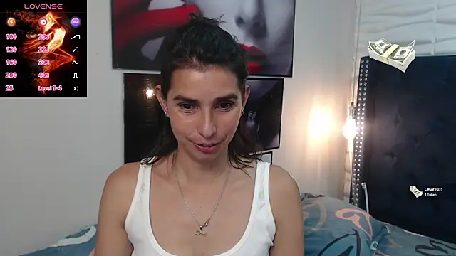 Snapshot of Eva-Williams chatting on February 2025 09:20:02 PM Eva-Williams online show from February 2025 09:20:02 PM