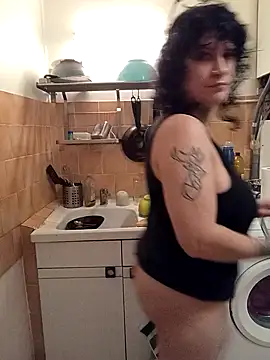 callmelouve online show from November 2025 06:08:01 PM