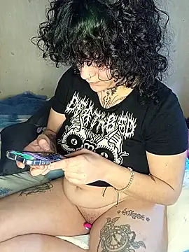 Snapshot of callmelouve chatting on February 2026 02:13:01 PM callmelouve online show from February 2026 02:13:01 PM